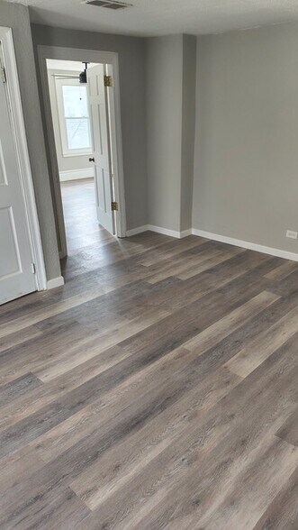 Building Photo - 328 Clay St