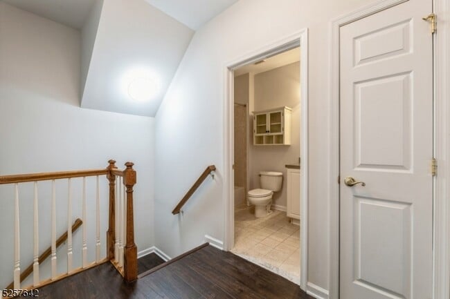 Building Photo - 101 Taft Ln