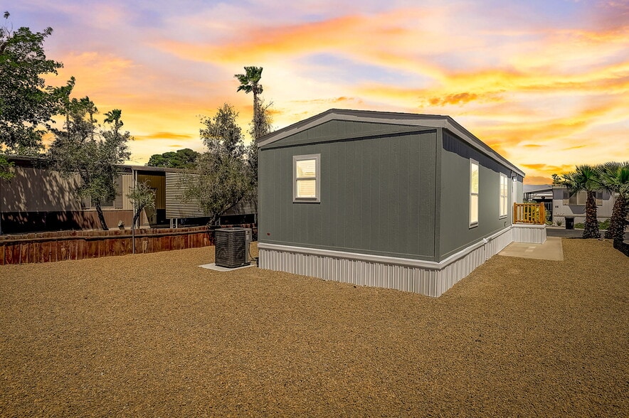 Building Photo - 2627 S Lamb Blvd