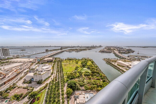 Building Photo - 900 Biscayne Blvd