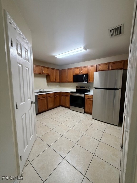 Building Photo - 2504 Haviland Ave S