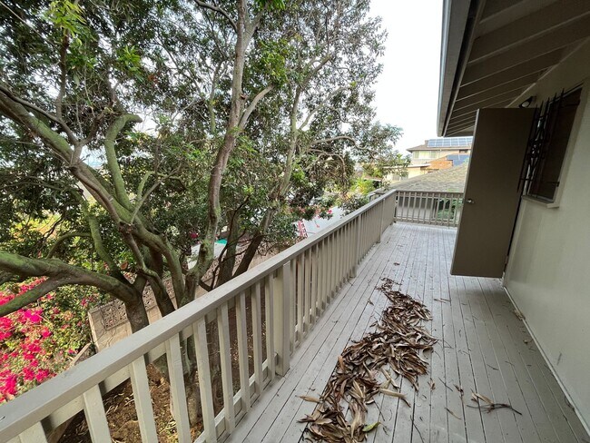 Building Photo - 99-228-228 Aiea Heights Dr