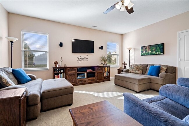 Building Photo - SPECIAL! $1,800 MONTHLY FOR A 6 MONTH LEASE!