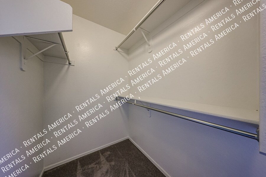 Building Photo - 257 N 56th Pl