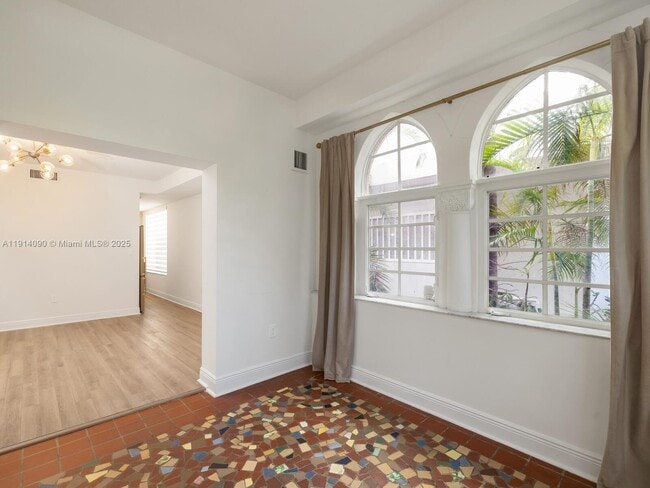 Building Photo - 1528 Drexel Ave