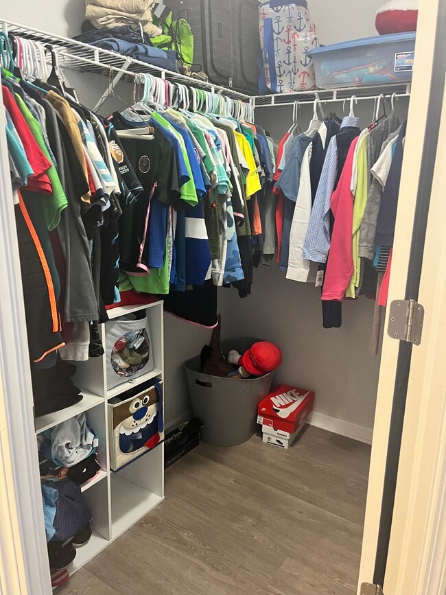 Building Photo - 2819 Lantern Hill Ave