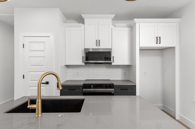 Building Photo - 2316 McKee St