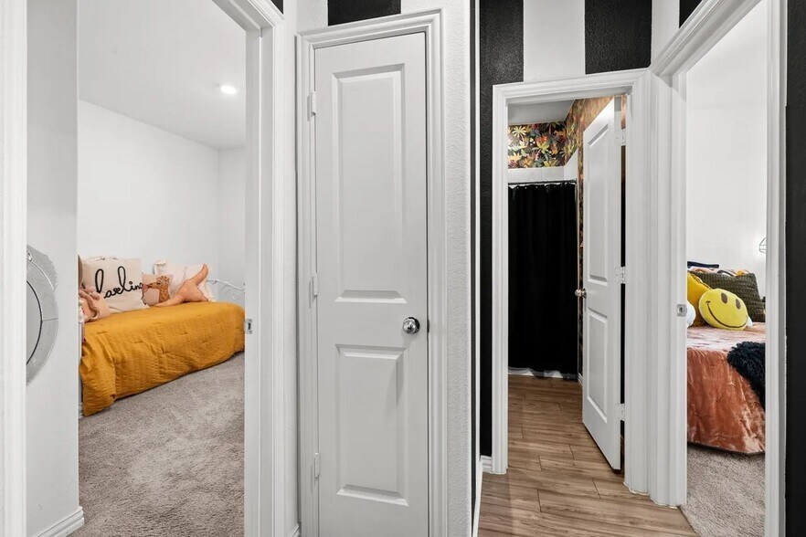 Building Photo - 7101 Crepe Myrtle Ave