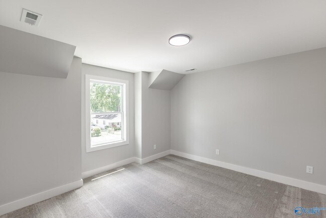 Building Photo - 1201 Halsey Ave NE