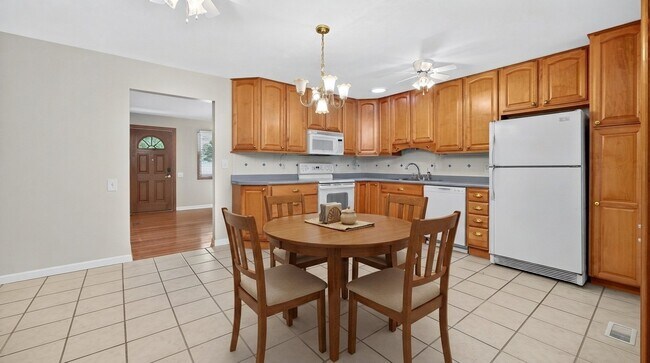 Building Photo - 81 Tom Sawyer Dr