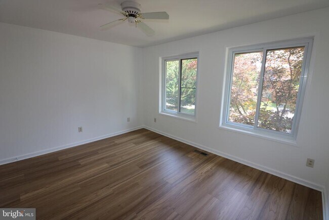 Building Photo - 20404 Shadow Oak Ct