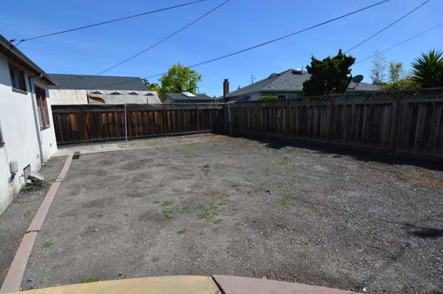 Building Photo - 218 Bradford Dr