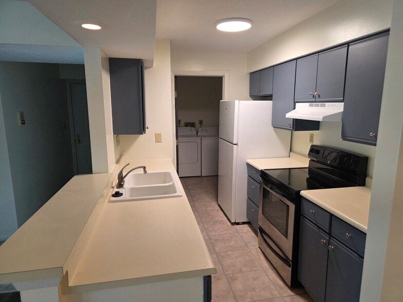 Building Photo - 1440 Hollow Run