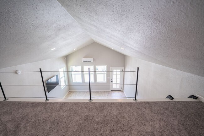 Building Photo - Texas Oaks