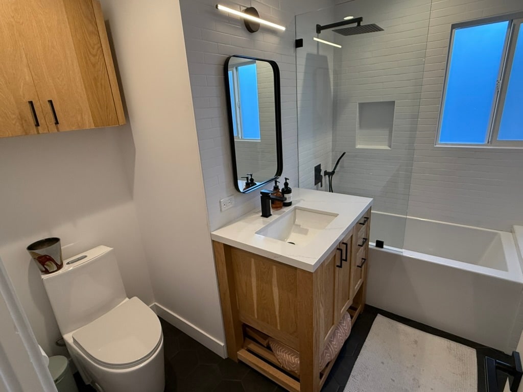 bathroom #3 with soaking tub - 5208 Woodman Ave