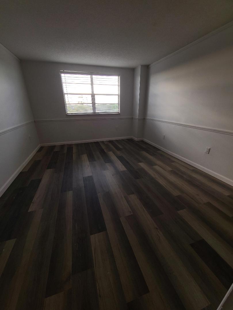 Building Photo - 8950 NE 8th Ave