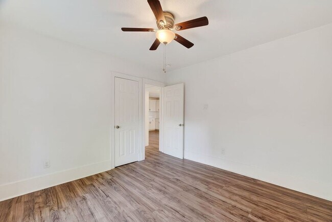 Building Photo - 4520 Sharon St