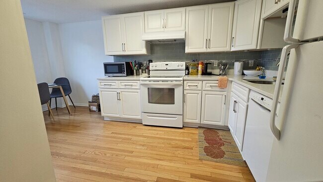 Building Photo - 30 Revere Beach Pkwy