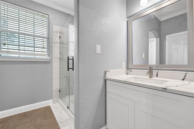 Building Photo - 5902 Cr-675