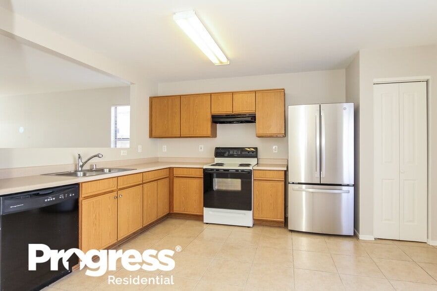 Building Photo - 11834 W Corrine Dr