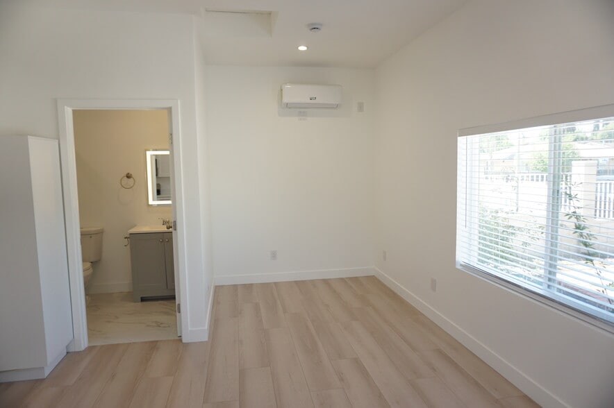 Building Photo - 8826 Quartz Ave