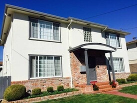 Building Photo - 216 Paramount Dr