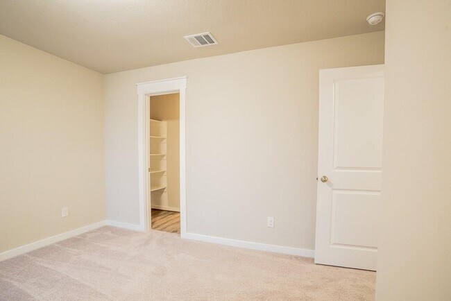 Building Photo - 601 Fiery Skipper Dr