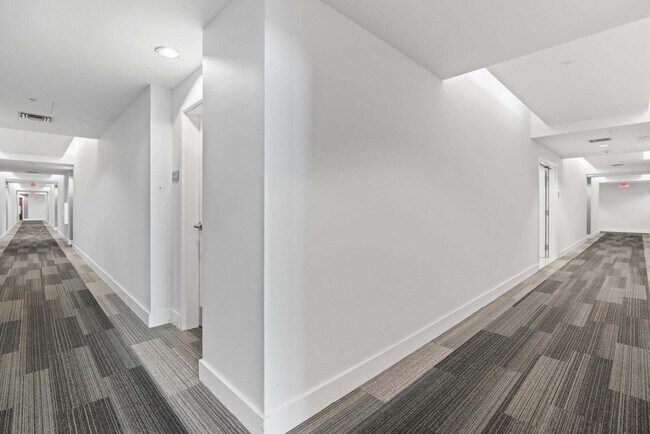 Building Photo - 300 S Australian Ave