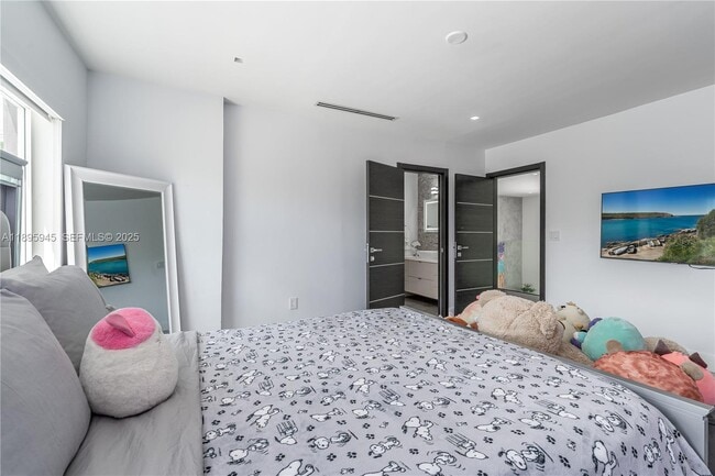 Building Photo - 11531 SW 93rd St