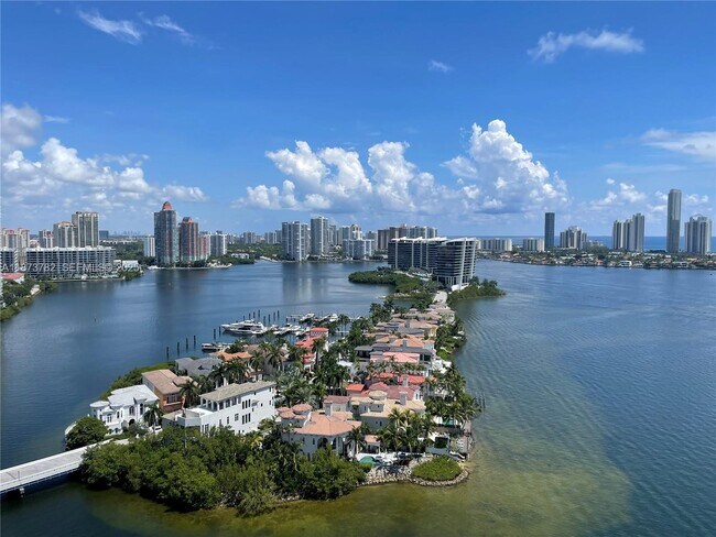 Building Photo - 3000 Island Blvd