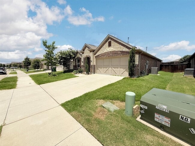 Building Photo - 6111 Gloucester Dr