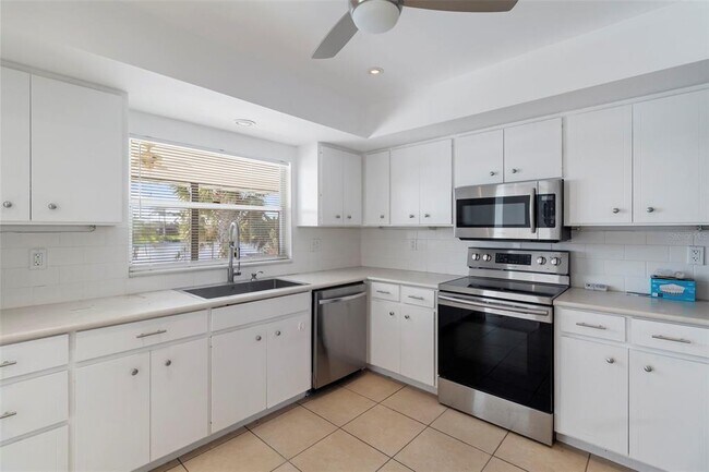 Building Photo - 1708 Claw Ct