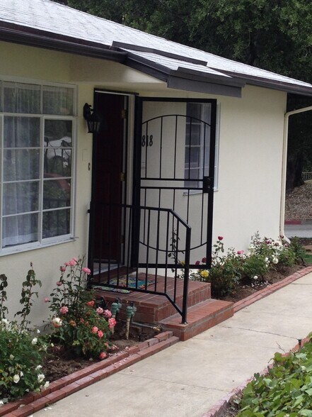Building Photo - 1818 Verdugo Loma Dr