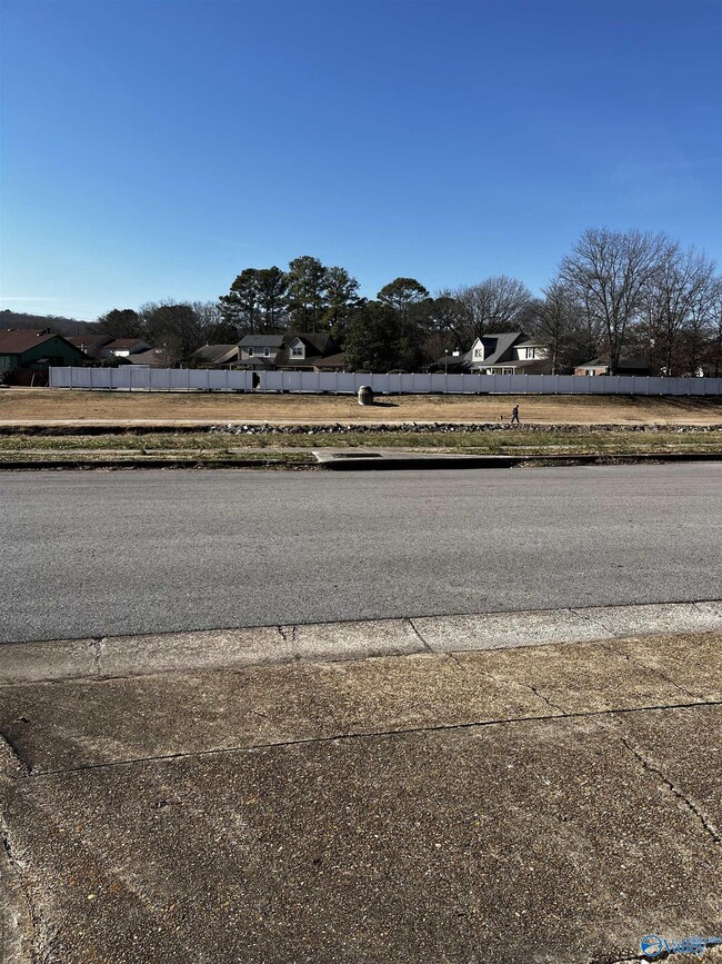 Building Photo - 9025 Mahogany Row SE