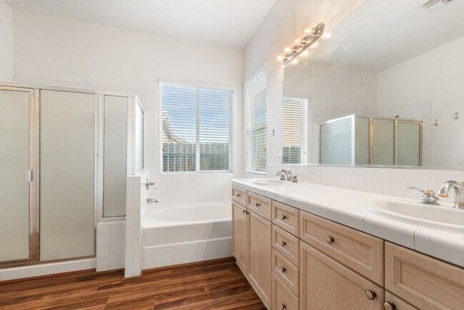 Building Photo - 10440 Arbor Way