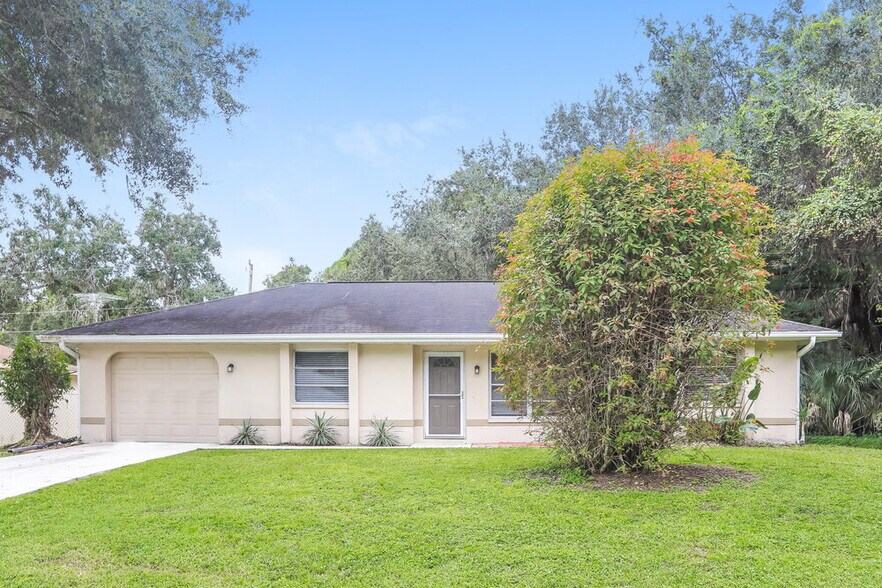 Primary Photo - 17145 Urban Ave