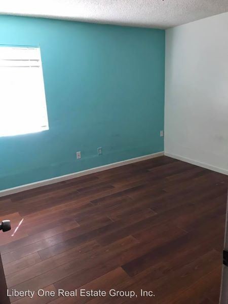 Building Photo - 1820 Alta Vista Dr