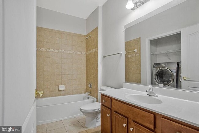Building Photo - 505 Jurgensen Pl