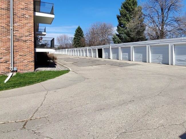 Building Photo - 402 30th Ave N