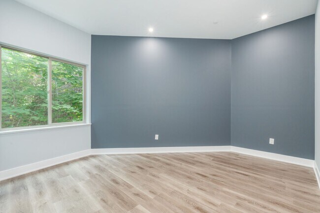 Building Photo - New 2 Bedroom Apartment in Modern Building! Now Offering 1 Month FREE on a 12 month lease!