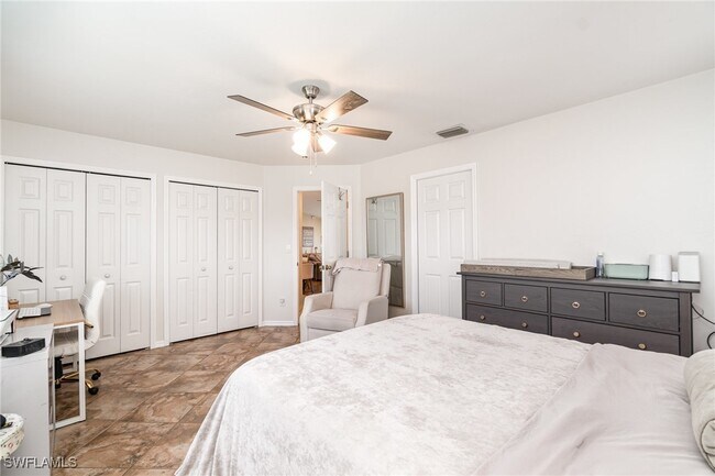 Building Photo - 879 Rue Labeau Cir