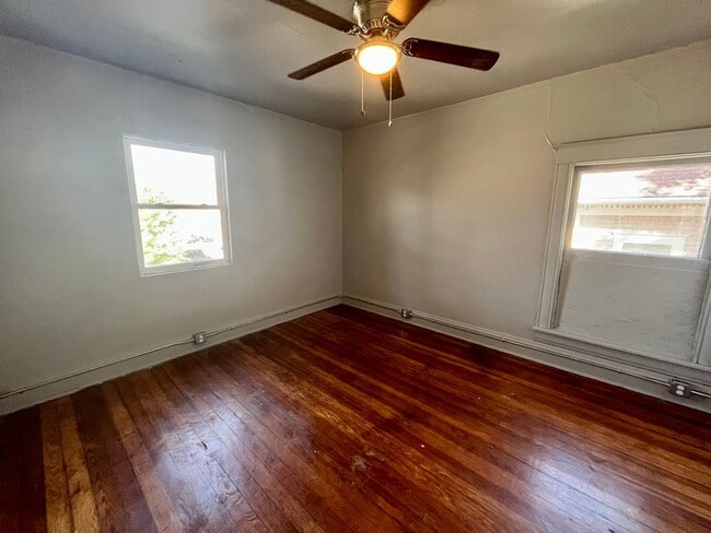 Building Photo - 3 bedroom / 2 bath home!