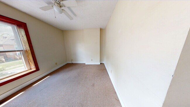 Building Photo - 1368 Indianola Ave