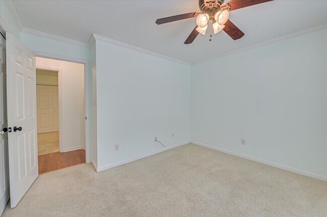 Building Photo - 2037 Magnolia Pkwy