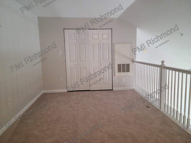 Building Photo - 604 Bristol Village Dr