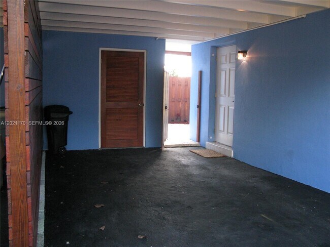 Building Photo - 13767 Oleander Ave