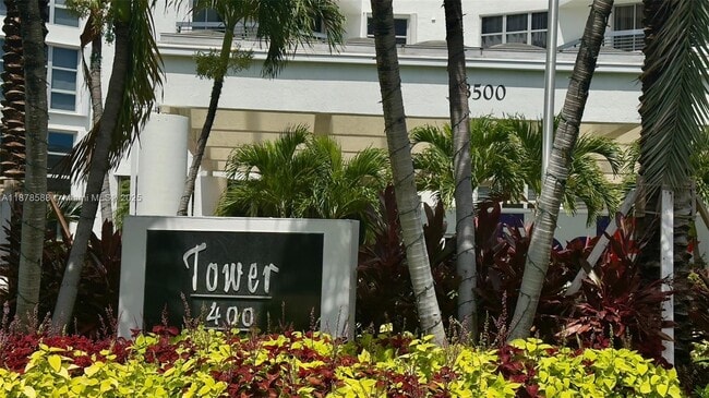 Building Photo - 3500 Mystic Pointe Dr