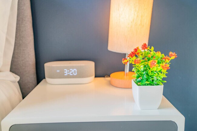 Building Photo - 333 E Roosevelt St