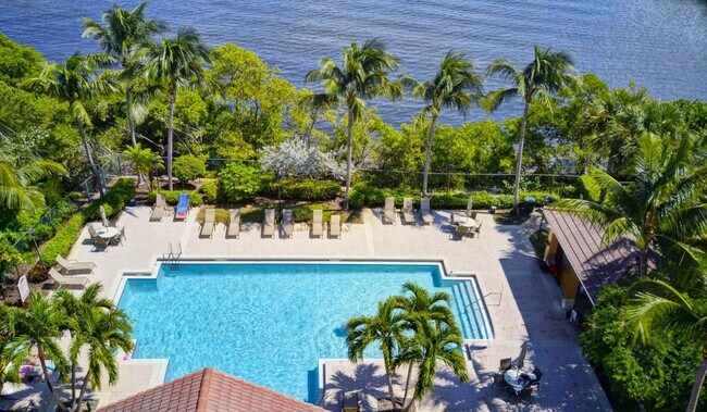 Building Photo - 1000 Scotia Dr