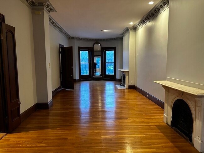 Building Photo - 546 Massachusetts Ave